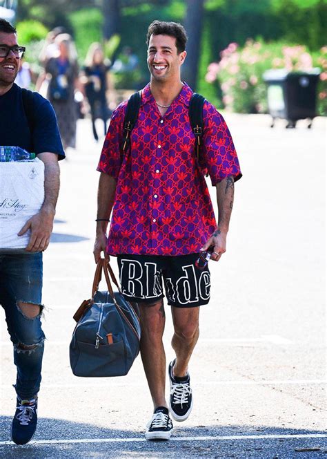 Daniel’s look in the paddock today : r/formula1 